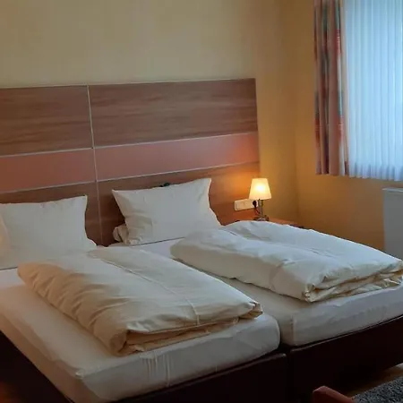 Linden's Pension-restaurant * Ayl