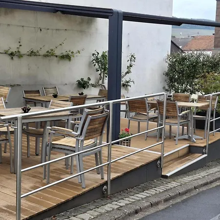 Linden's Pension-restaurant 招待所 3*