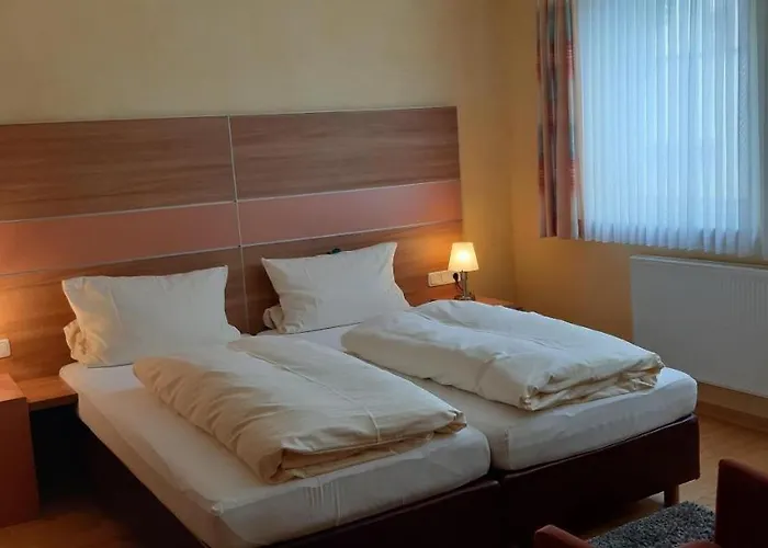 Linden's Pension-restaurant * Ayl